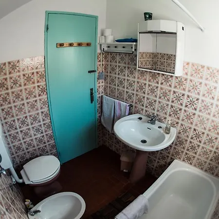 אכסניה Native Surfhouse *