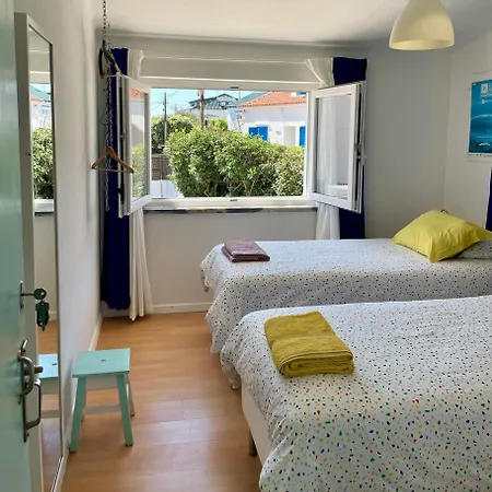 Hostal Native Surfhouse Praia da Lourinhã