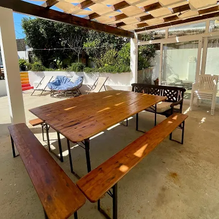 Hostal Native Surfhouse *