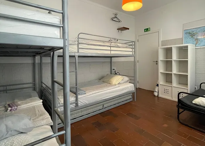 Native Surfhouse Praia da Lourinhã