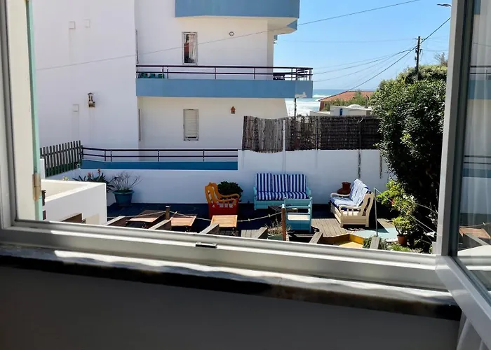 Native Surfhouse Hostel *